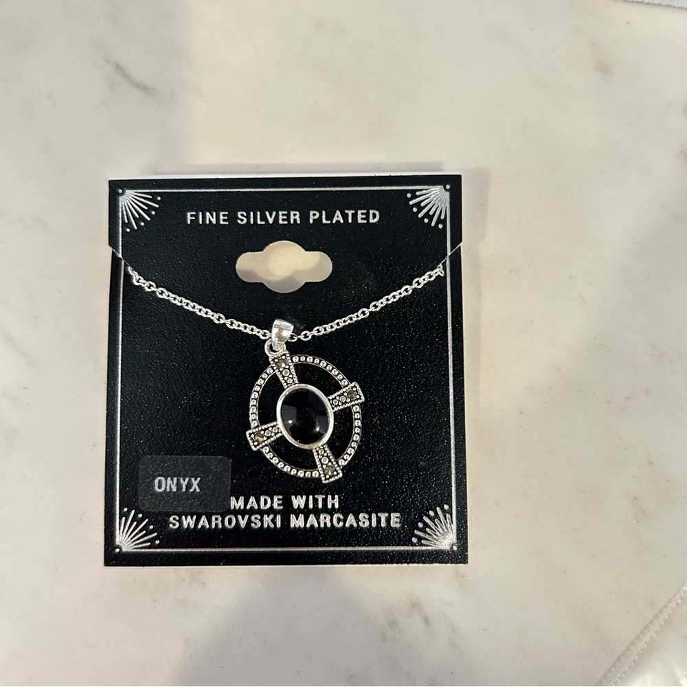 NWT Fine Silver Plated w/‎ Swarovski Crystals Onyx Stone Necklace